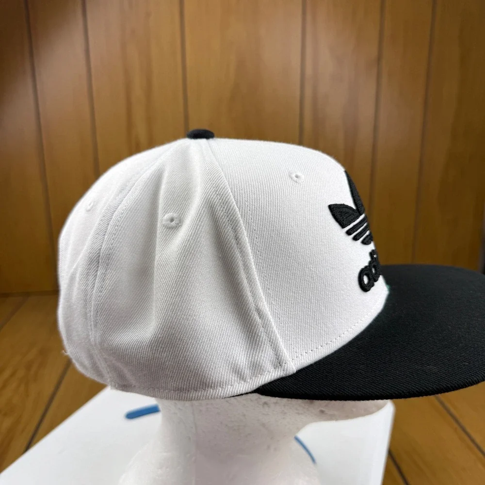 Adidas Originals Trefoil Snapback Hat White Black Flat Brim Cap NJ6LBGJ101494